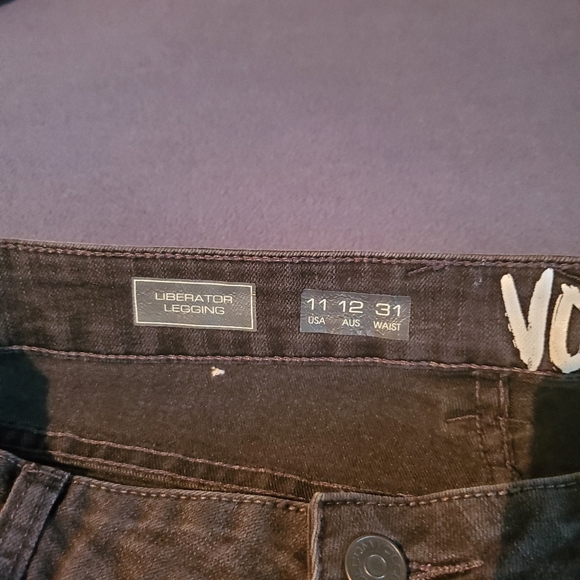Volcom Jeans - Picture 2 of 4